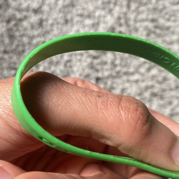 Green “Spoiled” silicone band - Picture 13 of 17